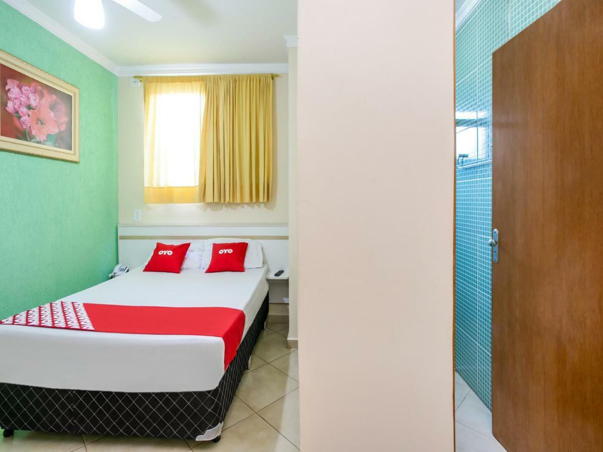 Oyo Hotel Dayse Santana de Parnaíba Buitenkant foto