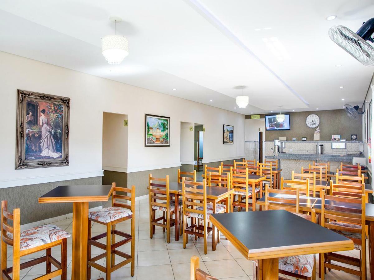 Oyo Hotel Dayse Santana de Parnaíba Buitenkant foto