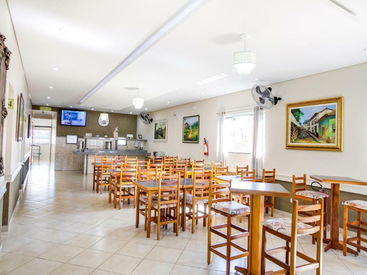 Oyo Hotel Dayse Santana de Parnaíba Buitenkant foto